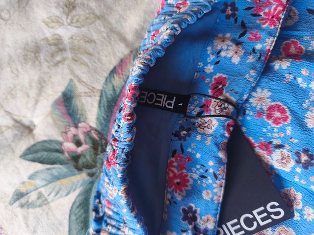Minifalda floral Pieces azul