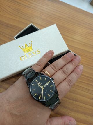 Reloj Olevs Hombre Metal Negro en su caja 