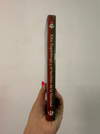 Kika superbruja 14: y el hechizo de Navidad