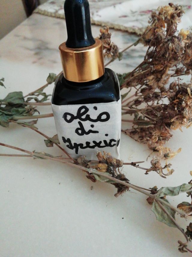 Olio Iperico - Olio essenziale