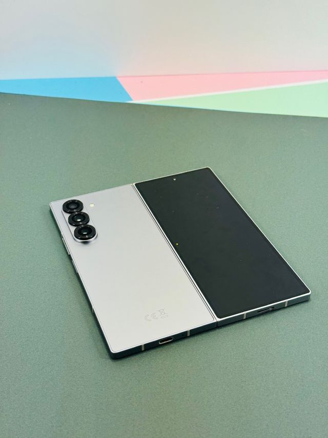 SAMSUNG Galaxy Z Fold 6 - Gris
