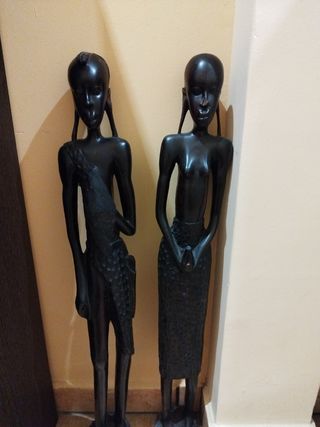 2 Figuras madera tallada - Africanas