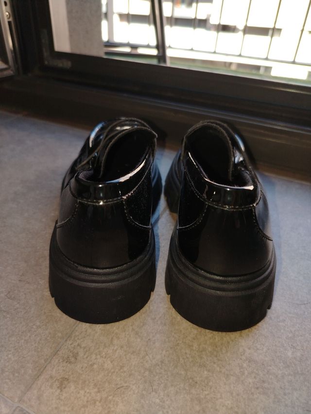 Zapatos negros H&M - planos para niña
Talla 33 