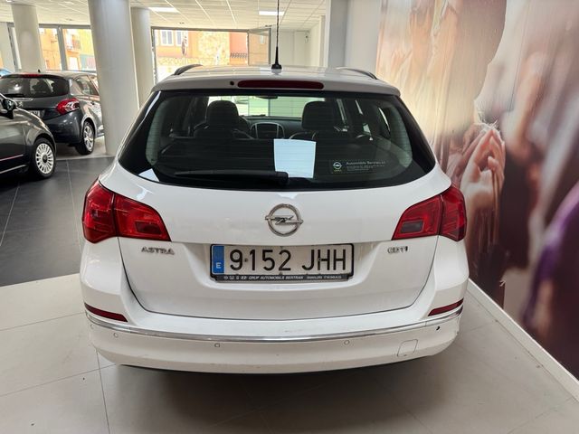 Opel Astra 2015