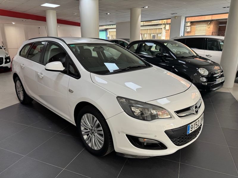 Opel Astra 2015, foto 3