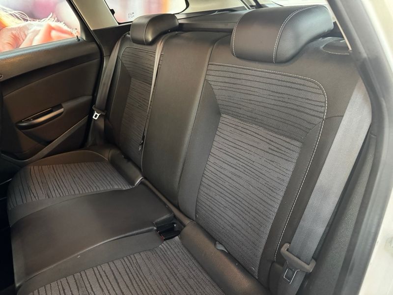 Opel Astra 2015, foto 9