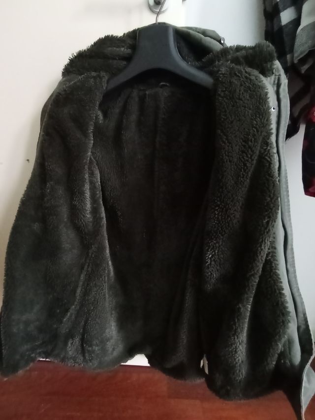 Parka verde oliva con cappuccio