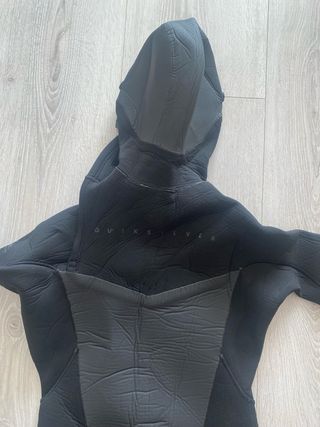 Traje neopreno surf con capucha