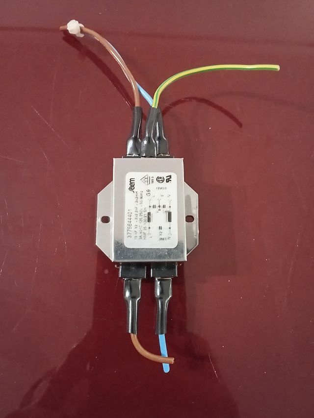 Filtro de corriente en buen estado