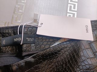 Falda de Mango con efecto cocodrilo, Nueva 8€!