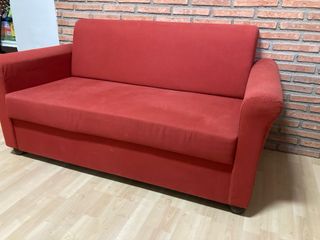Sofá IKEA rojo