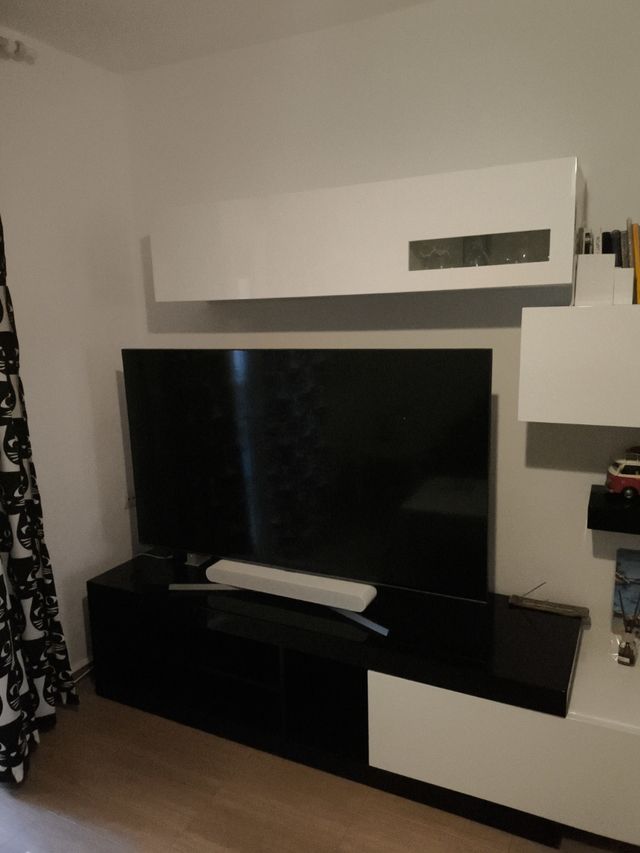 Muebles salón blanco y negro estilo moderno.