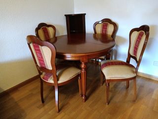 Mesa redonda madera maciza + 4 sillas