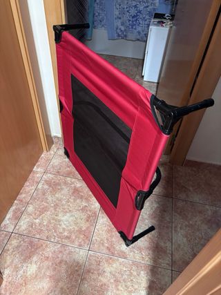 Cama para perros roja plegable
