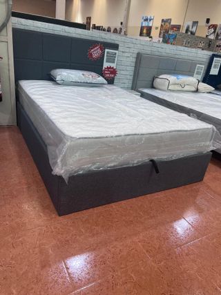 Cama canapé gris - cabecero acolchado