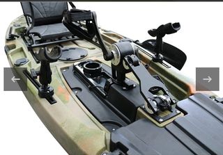  KAYAK PESCA CON PEDALERA DE ELICE Mod. BAIKAL.