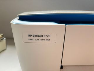 Impresora HP Deskjet 3720 - Azul y Blanca