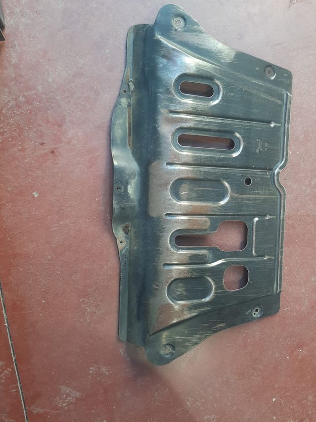 758901227R cubre Carter DACIA DUSTER
