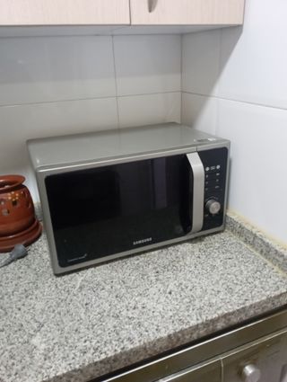 Microondas Samsung MG22M8055AK
