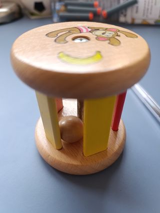Sonajero madera bebé mono