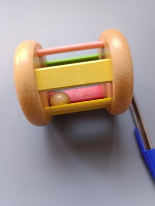 Sonajero madera bebé mono