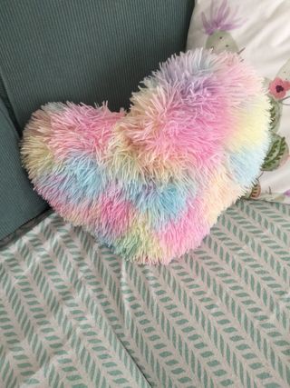 Par de cojines corazón multicolor