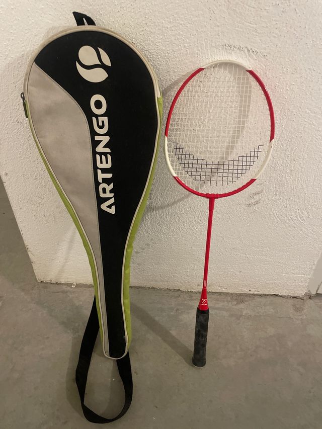 Raqueta y funda bádminton Artengo