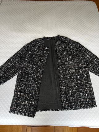 Chaqueta tweed blanco y negro