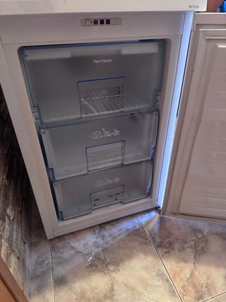 Mini congelador Beko, bajo consumo No Frost A+