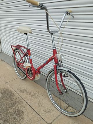 Bicicleta BH plegable roja