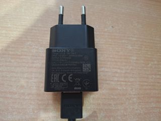 Caricatore originale Sony UCH20 con cavo Micro USB