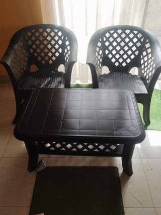 Mesa y 2 sillas jardín - plástico
