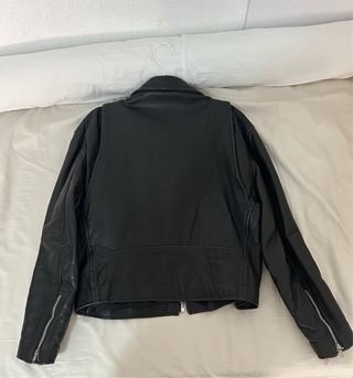 Chaqueta cuero negra motorista