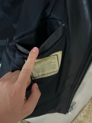 Chaqueta cuero negra motorista