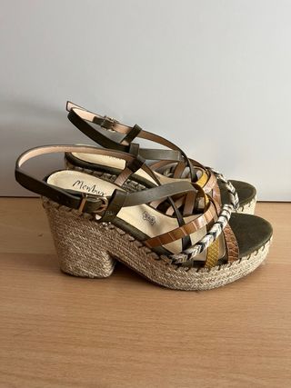 Sandalias de cuña - Menbur - Talla 39