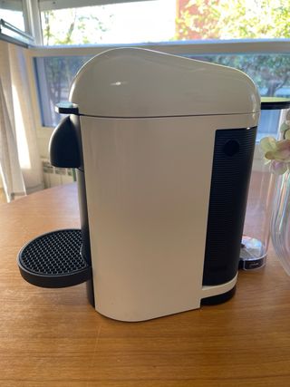 Cafetera Nespresso Krups Vertuo Plus Blanca