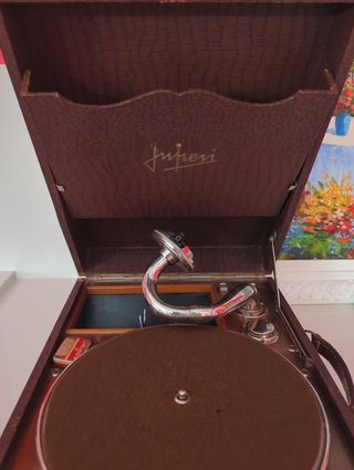 Gramófono antiguo manivela