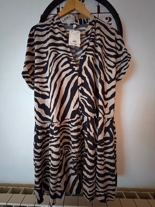 Vestido cebra talla M - NUEVO
SIN ESTRENAR