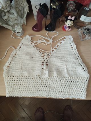 Top crochet blanco hecho a mano