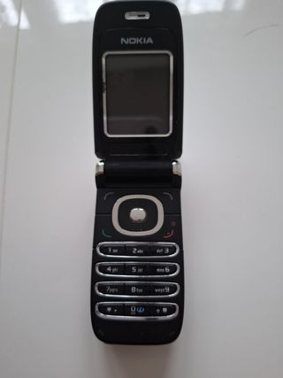 Nokia móvil plegable gris plata