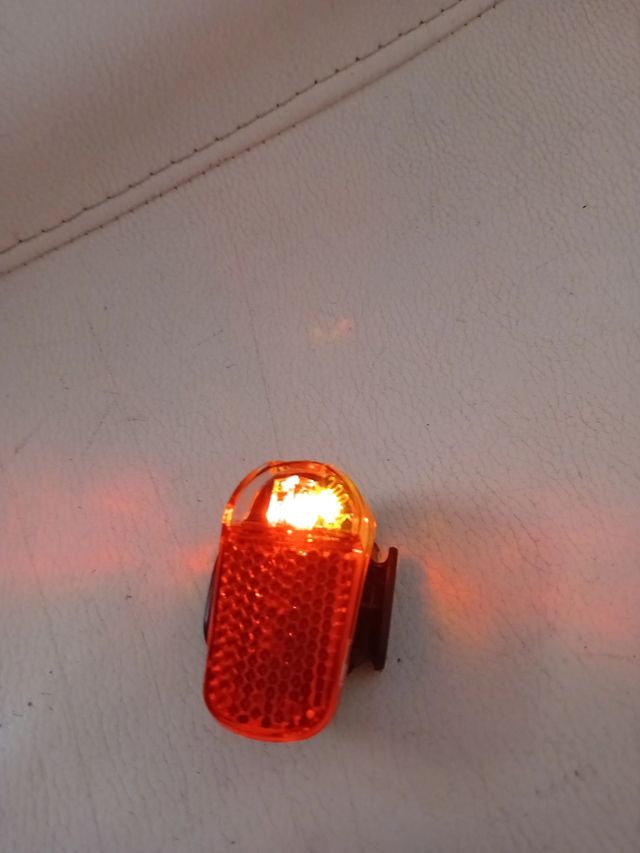 Luz trasera bicicleta roja