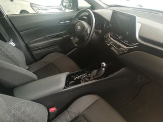 Toyota C-HR 2021