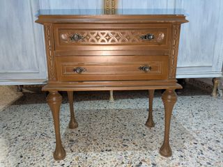 Mesillas de noche antiguas de madera vintage