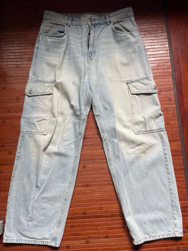 Vaqueros Bershka - Talla 44