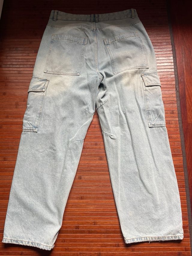 Vaqueros Bershka - Talla 44