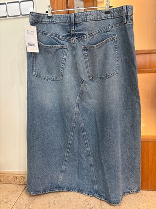FALDA VAQUERA LARGA,  SIN ESTRENAR. TALLA XL.