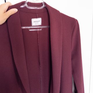Blazer / americana granate abierta con bolsillos