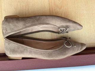 Zapatos planos de Mango – Piel y tela – Color beig