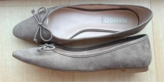 Zapatos planos de Mango – Piel y tela – Color beig