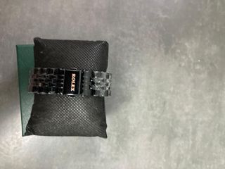 Reloj negro